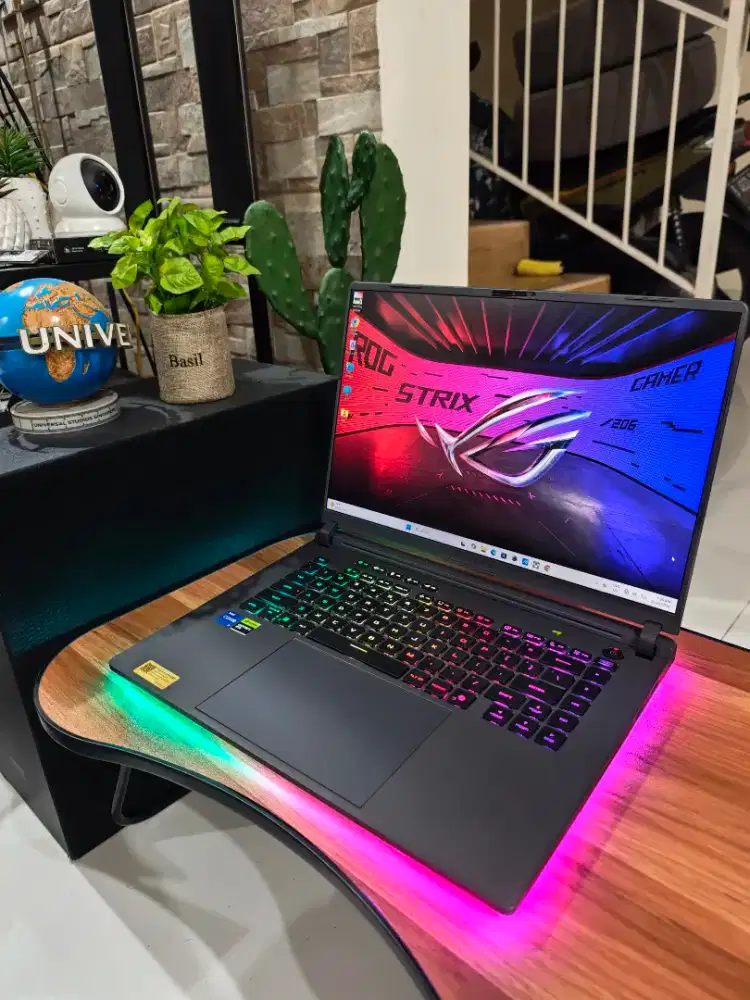 Laptop Asus ROG G615JHR RTX5050 I7 14650HX 16/1TB x rog msi tuf
