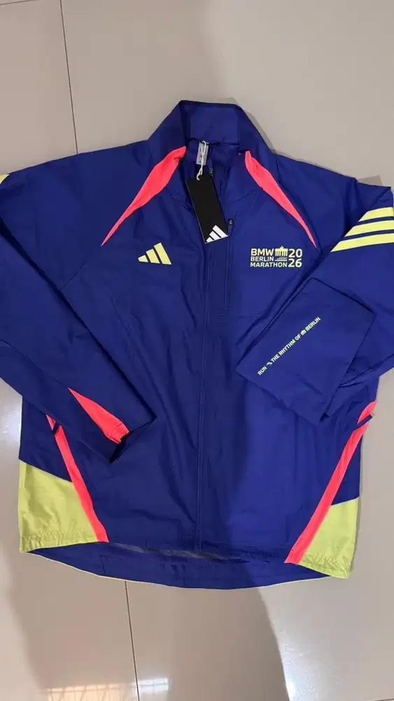 ADIDAS BMW BERLIN MARATHON 2026 RUNNING JACKET ORIGINAL SIZE M