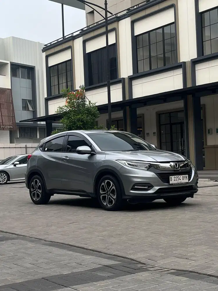 CASH Low Kilometer HRV 1.5 SE Special Edition 2018 Facelift Silver