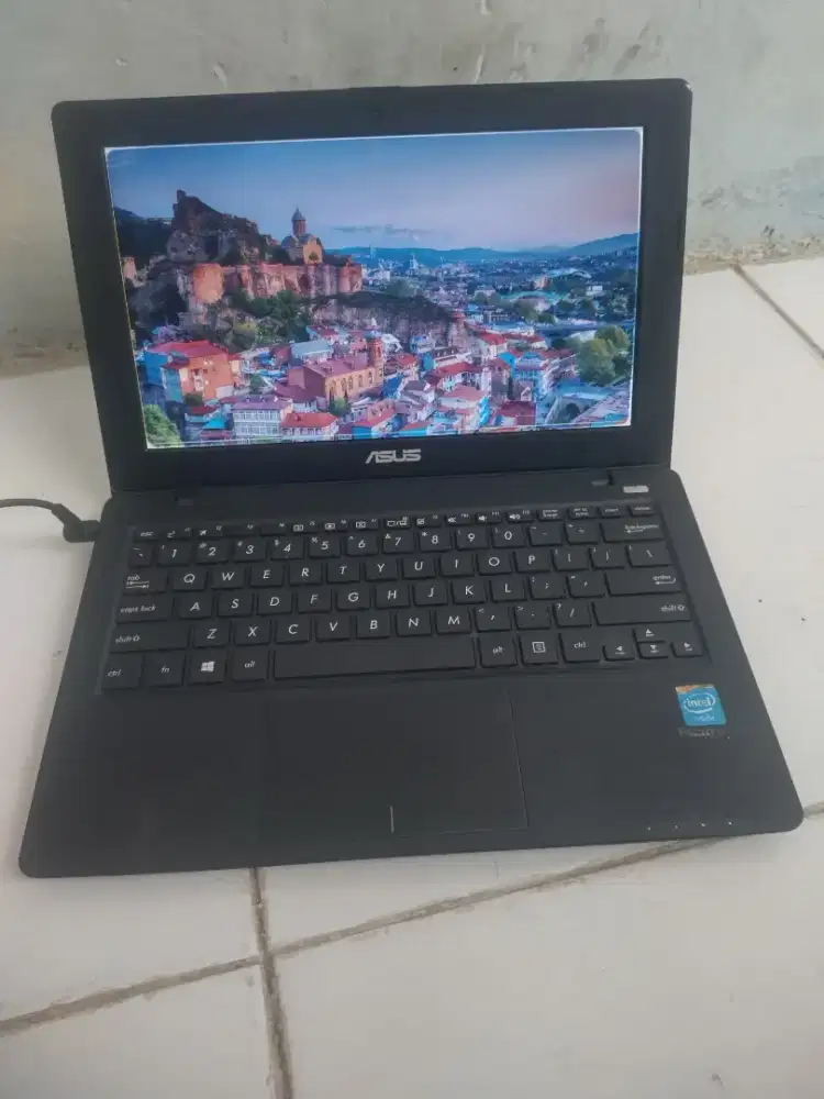 Asus X 200MA Ram 2GB DDR3 HDD 500GB Intel Celeron