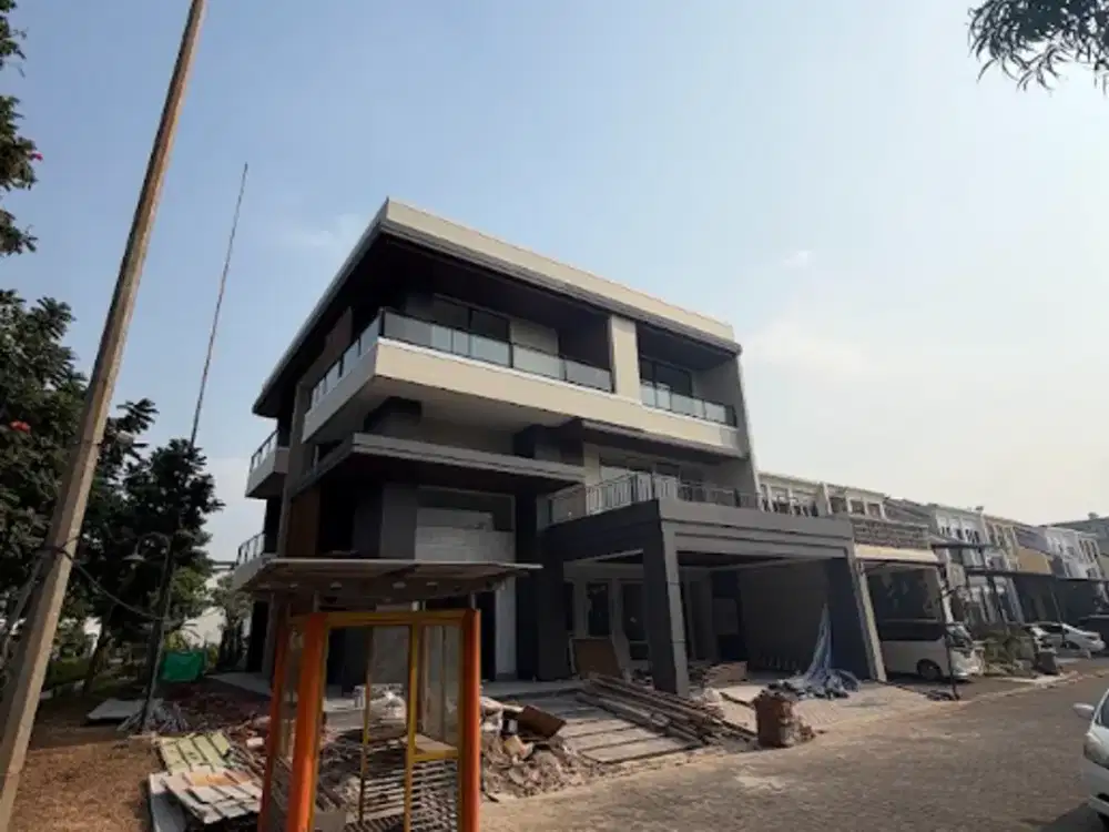 Rumah Bangunan Mandiri Brand New Mayfield Greenwich, BSD Lantai Marmer