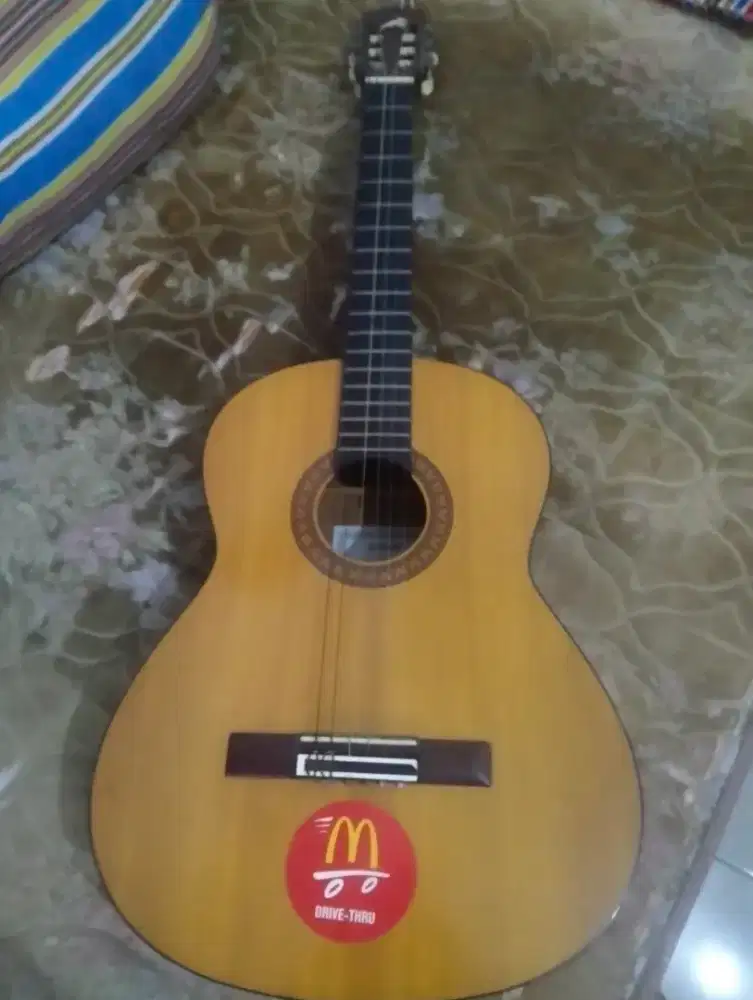 Dijual cepat gitar merek yamaha