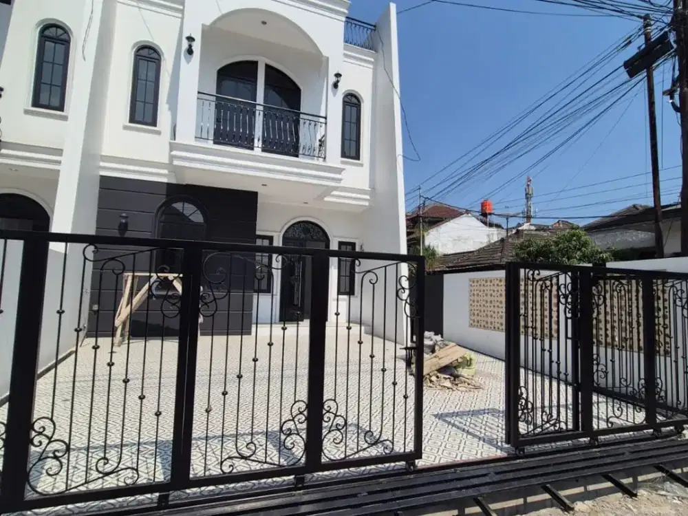 Rumah Baru Hoek Sayap Bkr Dekat Taman Regol dan Buah Batu Bandung