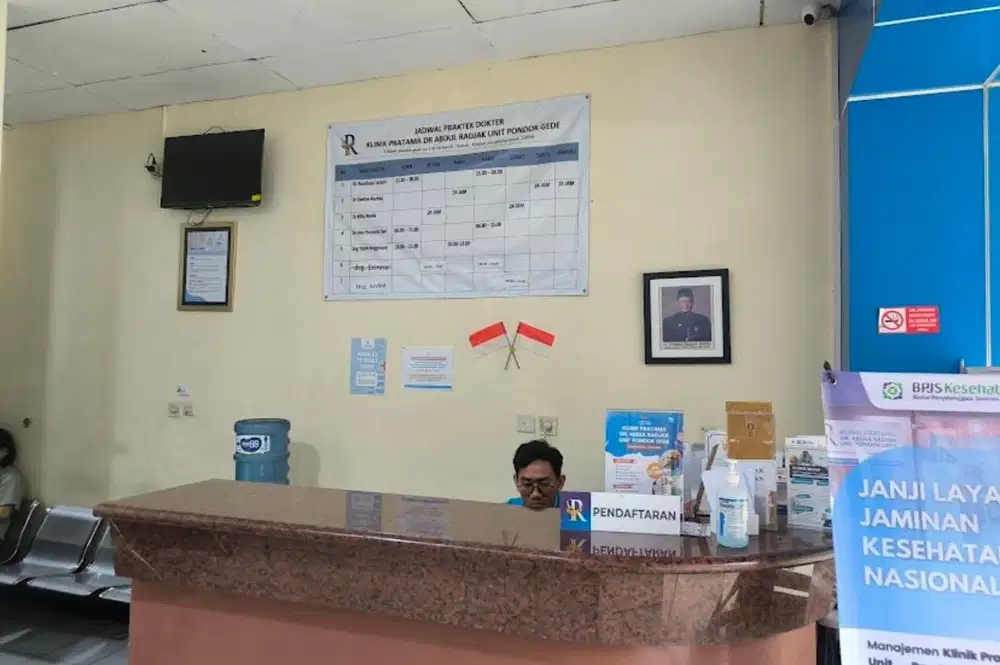 Di butuhkan asisten dokter dan cleaning servis wanita