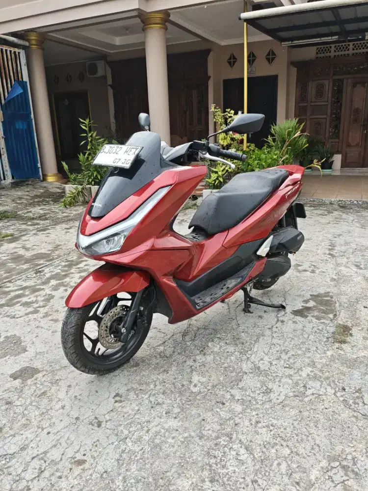 HONDA PCX 2025 MERAH