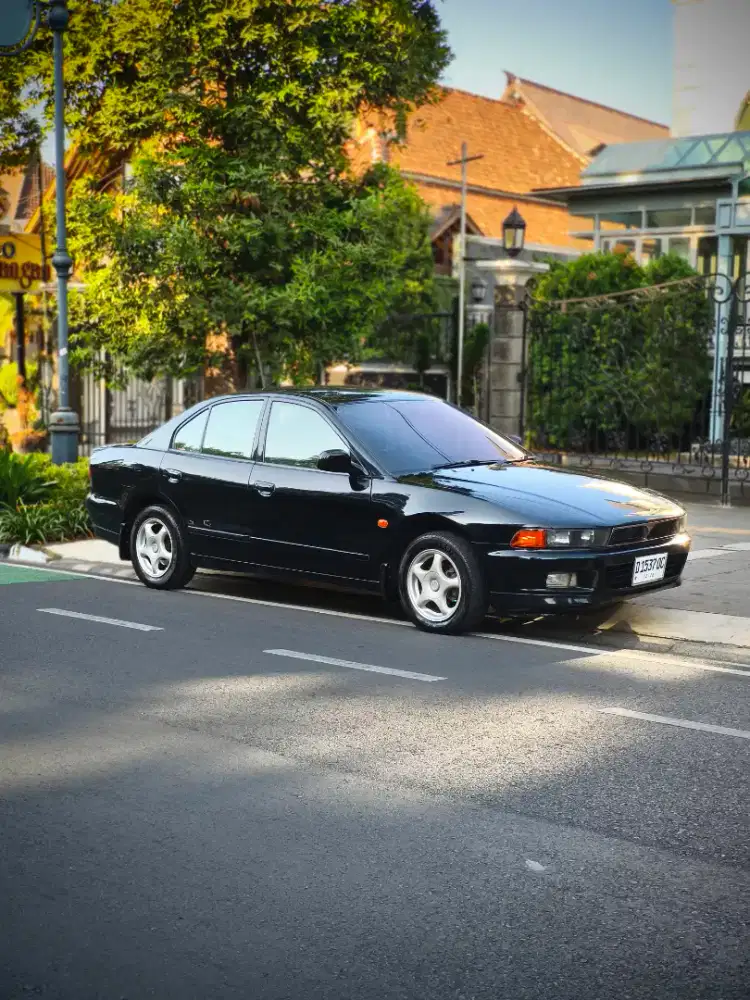 Mitsubishi galant hiu v6 matic at original terawat antik record mulus