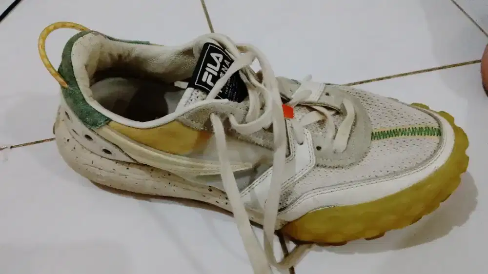 Sepatu sneakers merk fila icona