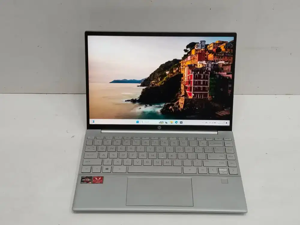 Jual cepat laptop HP pavilion aero 13 Ryzen 5-5600 ram 16gb SSD 512gb