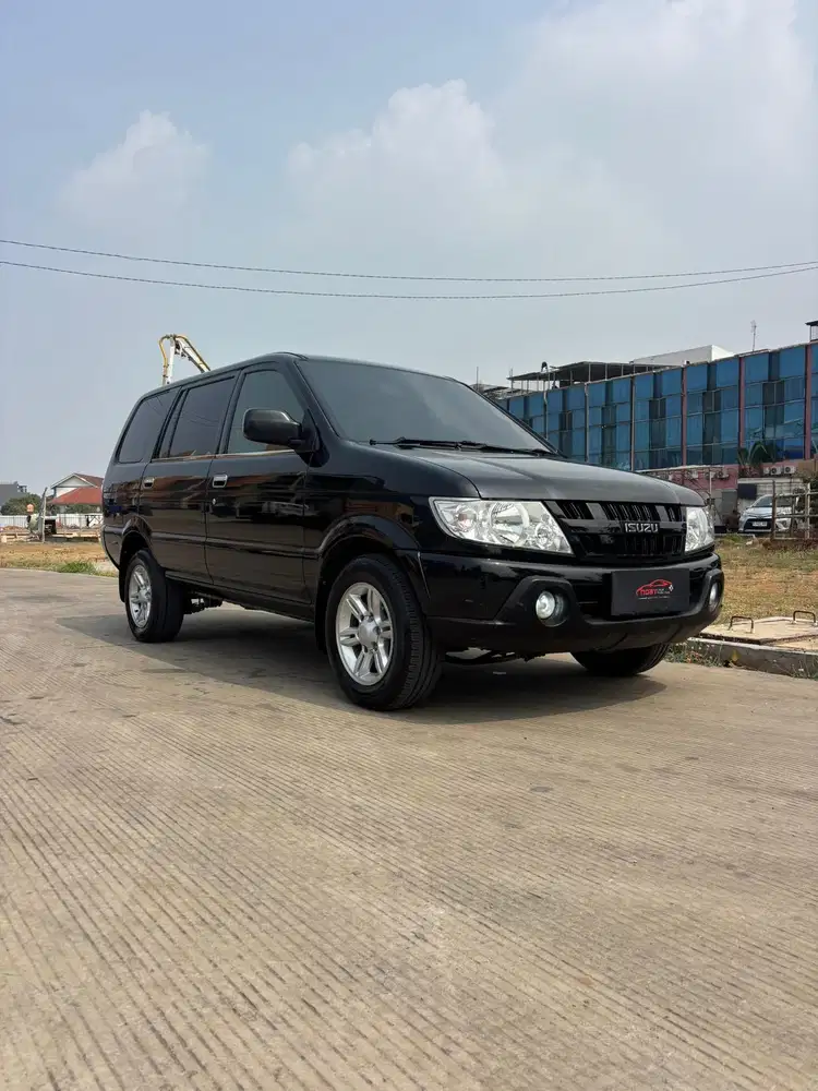 Isuzu Panther 2.5 LM Turbo 2016 Manual ( Hitam Metalik )