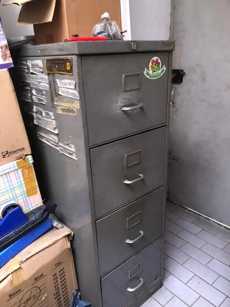 Filing Cabinet besi