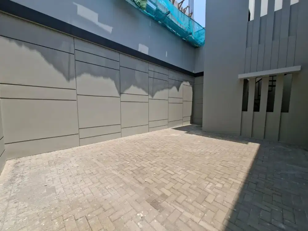 Disewakan Rumah Mewah Minimalis Modern 2 Lantai Dekat Pantai
