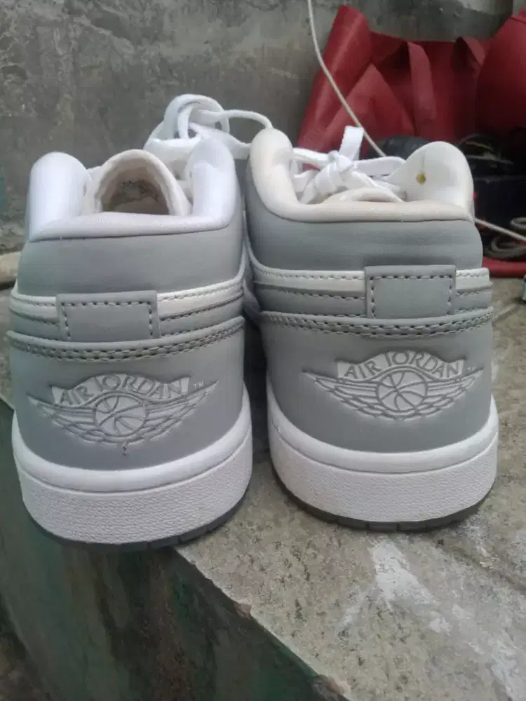 Sepatu Nike ukuran 43