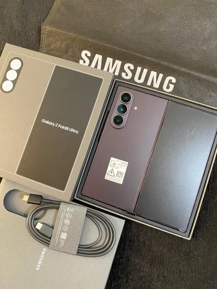 Z Fold 8 Ultra 12/512gb sein 2027 likenew