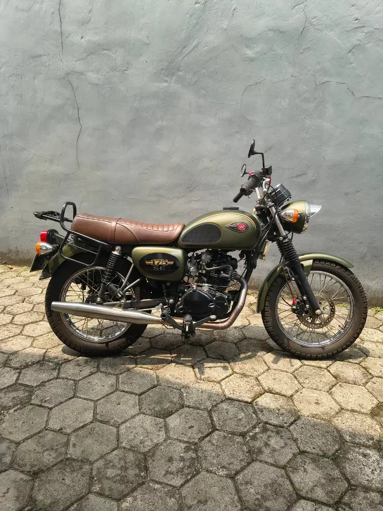 Kawasaki W175 SE 2023 Green Army  Dijual Kawasaki W175 SE