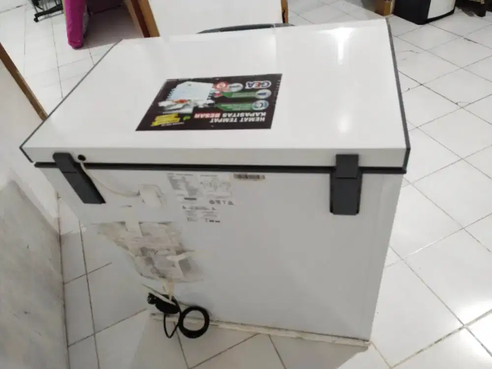 Box pendingin Gea 210 L