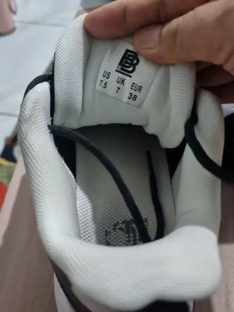 Sepatu basket BALLERBRO