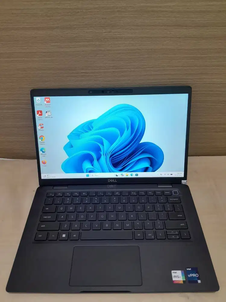 DELL Latitude 7330, Core i7 gen12, Ram 32GB, SSD 256GB, Layar 13,3inch