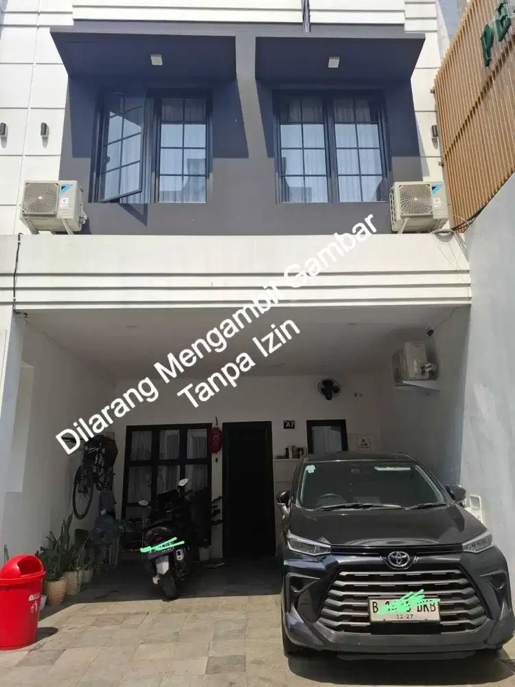 DIJUAL RUMAH 3 LANTAI STRATEGIS & BEBAS BANJIR