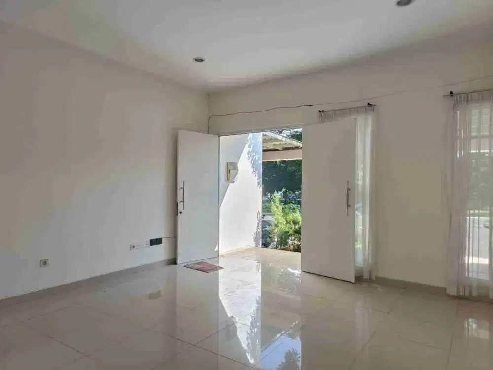 Disewakan Rumah Ready Awal Nov, 3+1 Kamar Tidur, Green Puri, Jakarta Barat