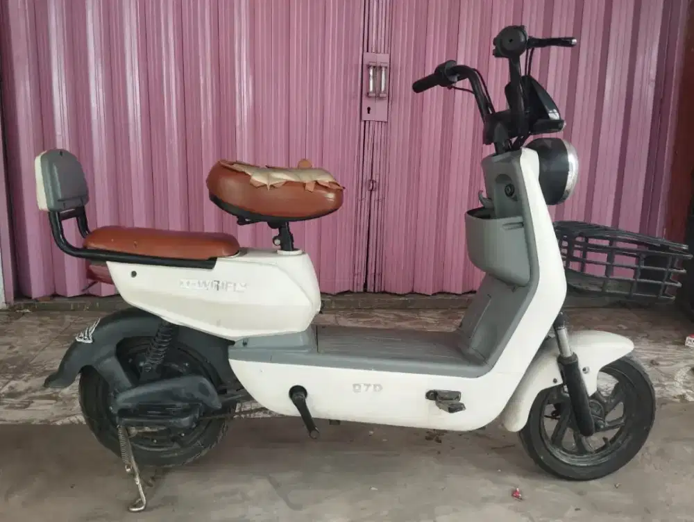 SEPEDA LISTRIK UWINFLY D7D
