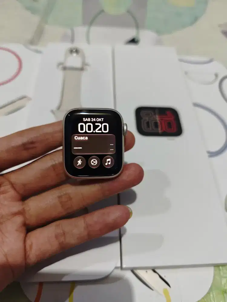 Apple Watch SE Gen 3 40mm Garansi iBox Mulus Fullset