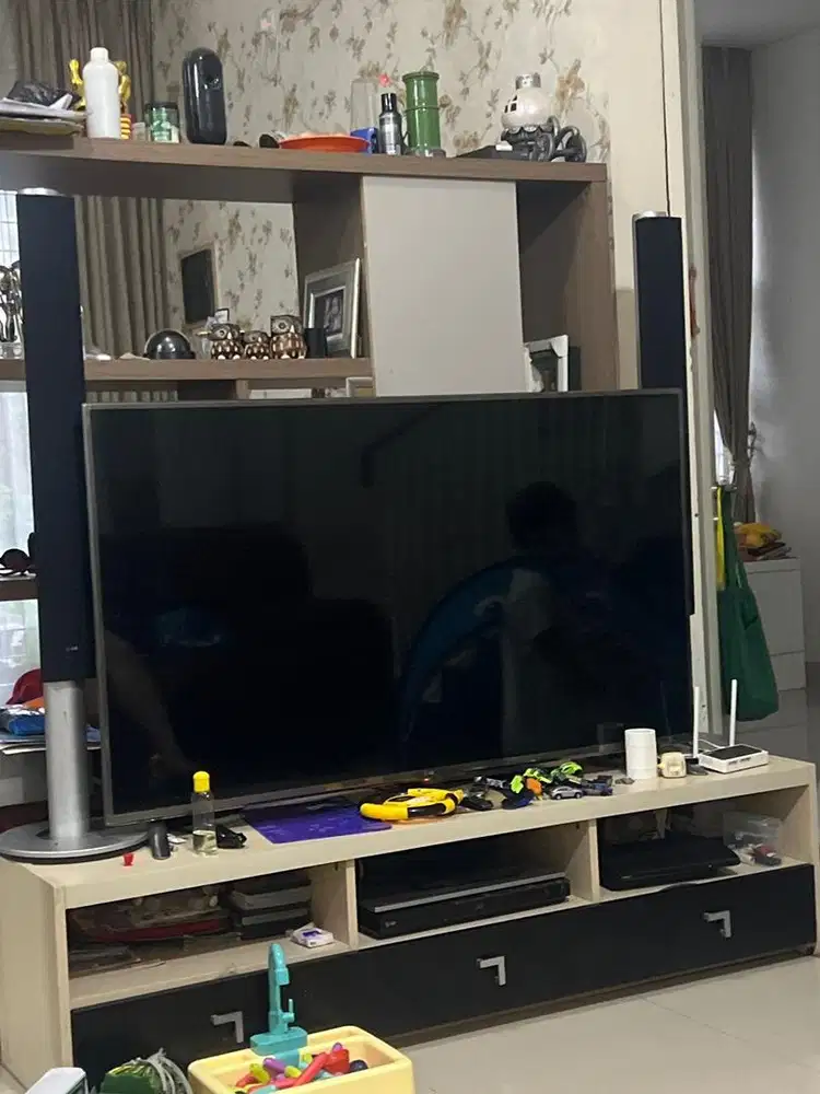 Tv 65inch LG kondisi sesuai foto