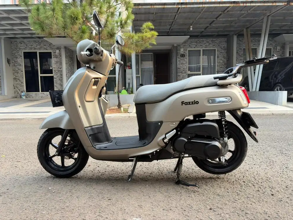 Dijual Yamaha Fazzio Lux Titan Keyless