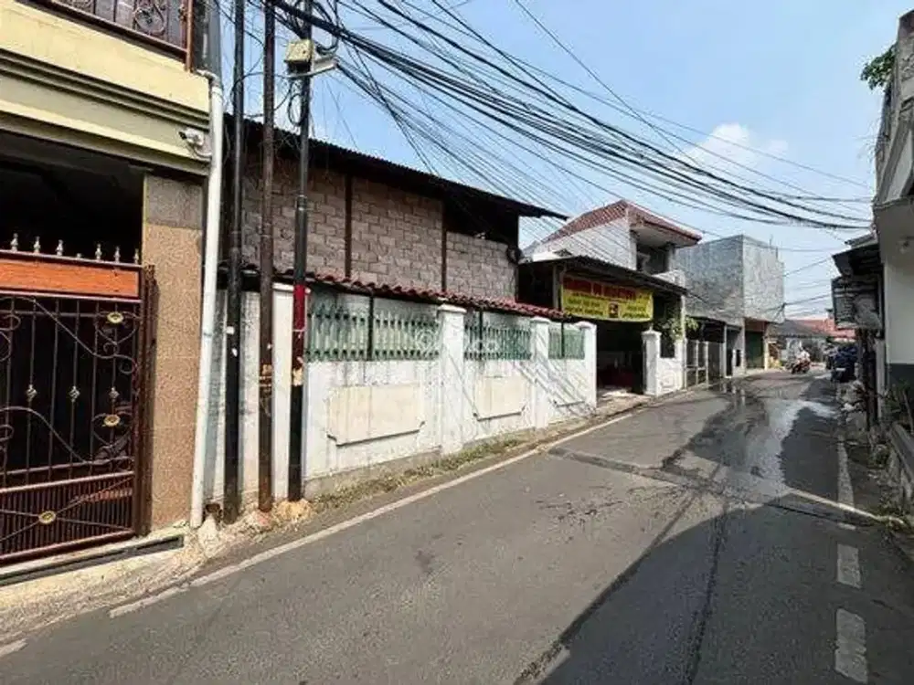 Di Jual Rumah Luas  1 Lantai Serbaguna di Pasar Rebo, Jakarta Timur