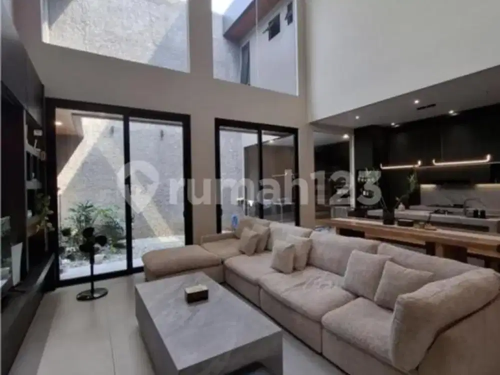 Dijual Rumah Bangunan Mandiri Full Furnish di Greencove BSD