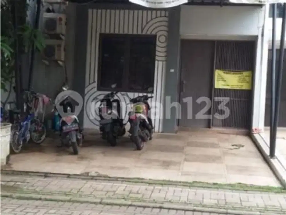 Rumah 3 Lantai Lokasi Strategis di Studento Foresta BSD