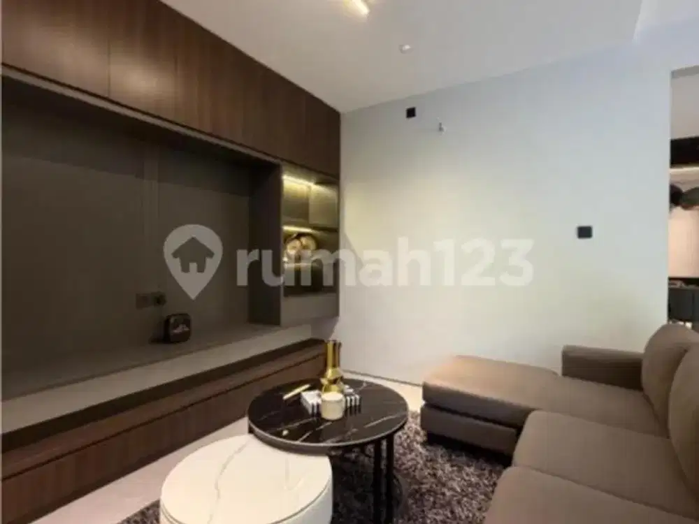 Dijual Rumah Mewah Brand New Berlokasi di Sutera Feronia