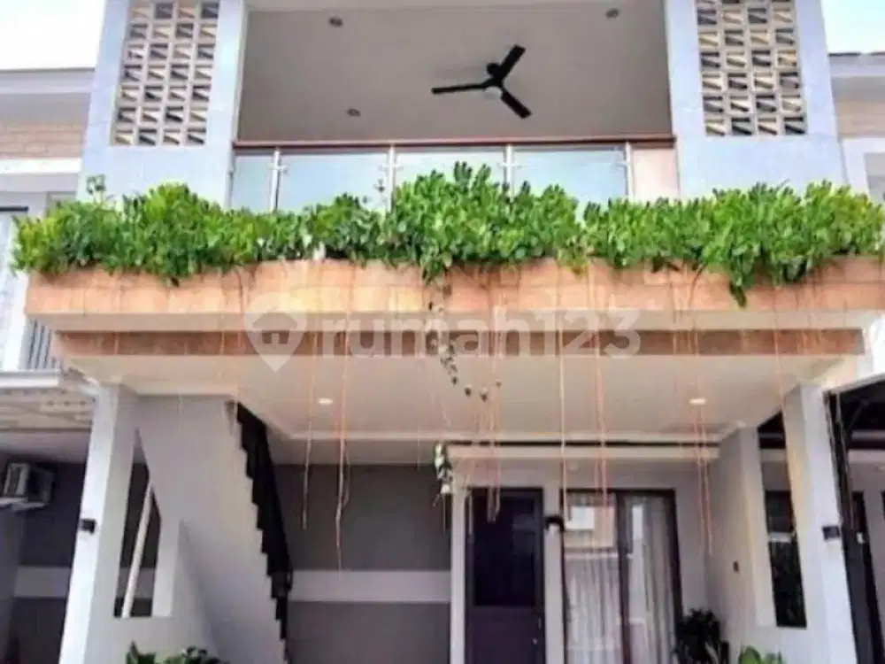 Disewakan Rumah Cantik Siap Huni Elegan Menarik di Graha Raya
