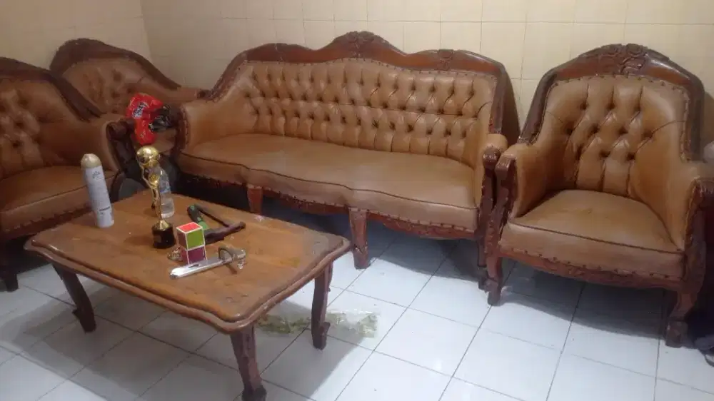 Dijual sofa set mejanya dari jati tua