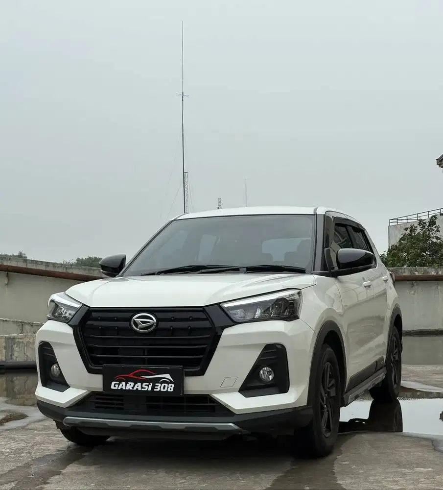 Daihatsu Rocky 1.2 X ADS CVT 2023 Putih AT KM 52 rb Tangan pertama