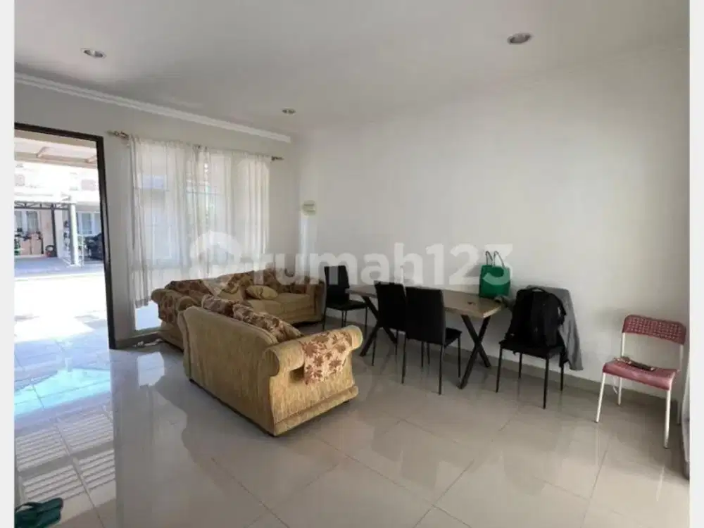 Disewakan Rumah Cantik Elegan Siap Huni BSD