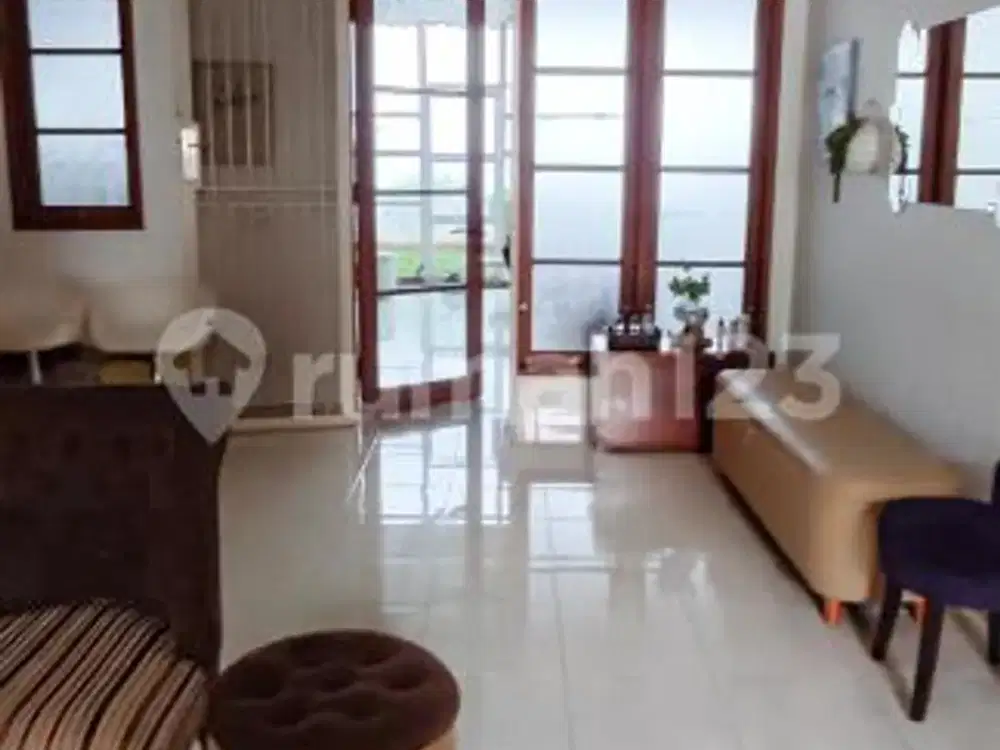Rumah SHM Hadap Selatan 2 Lantai Nego di The Green BSD Tangsel