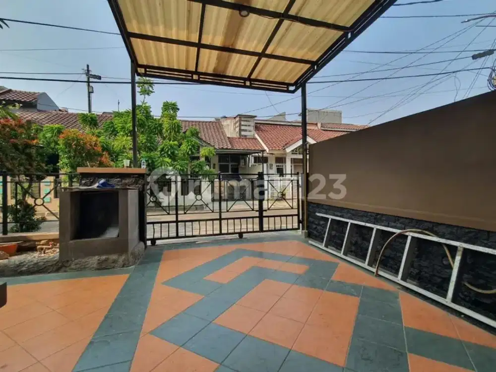 Rumah 2 Lantai Hadap Utara Unfurnish SHM di Villa Melati Mas