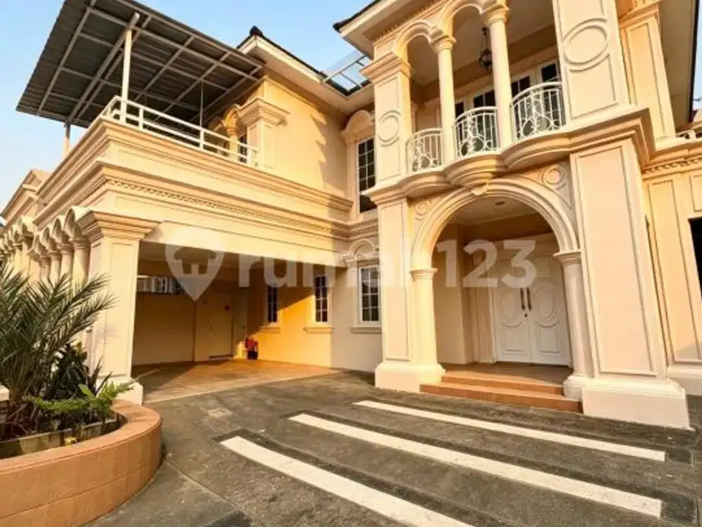 Rumah Hadap Timur SHM 2 Lantai Semi Furnished di The Green BSD