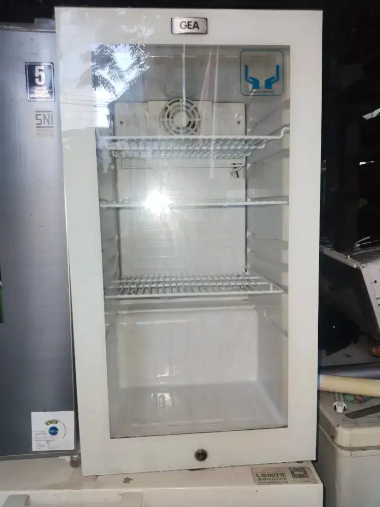 Showcase gea orisinil pabrik normal dingin siap pakai
