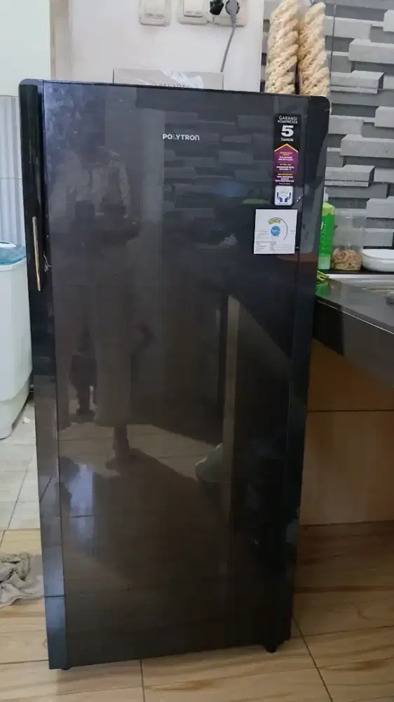 KULKAS POLYTRON 1 Pintu