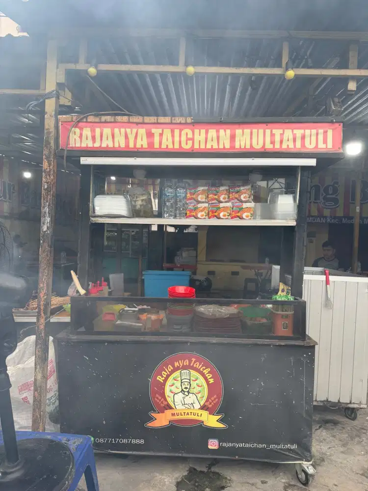 Booth kayu bekas