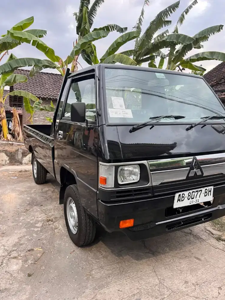 MITSUBISHI L300 ISTIMEWA