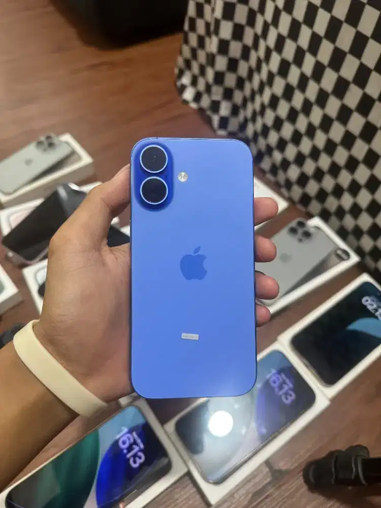 iPhone 16 basic 128gb iBox