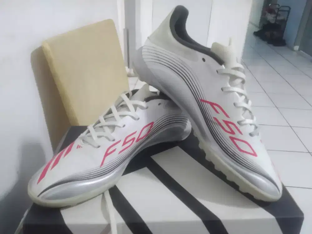 Sepatu Bola Adidas F50 League Messi TF