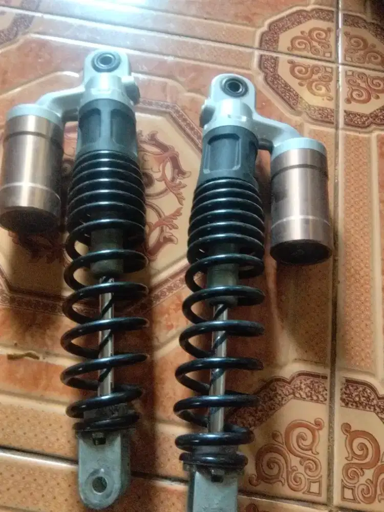 DIJUAL SEPASANG SHOK BLKG YAMHA ORIGINAL NMAX NEO