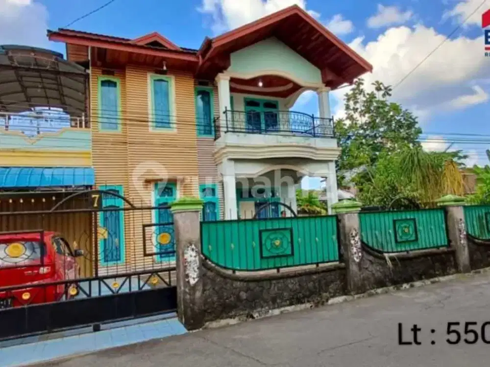 Rumah 2 Lantai Super Luas Kota Pontianak Paris 2, Muat Hingga 8 Mobil