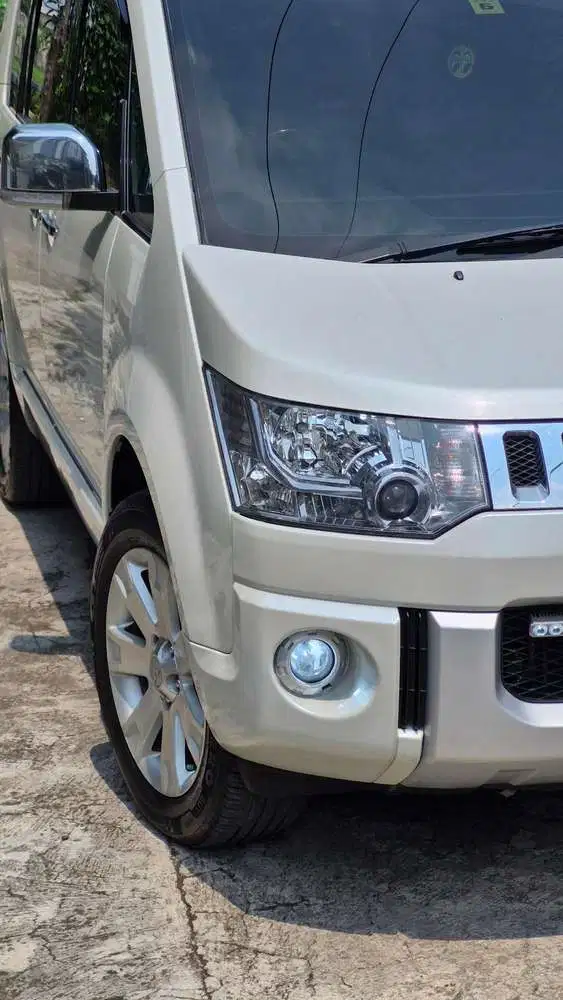 Mitsubishi Delica 2015 Bensin
