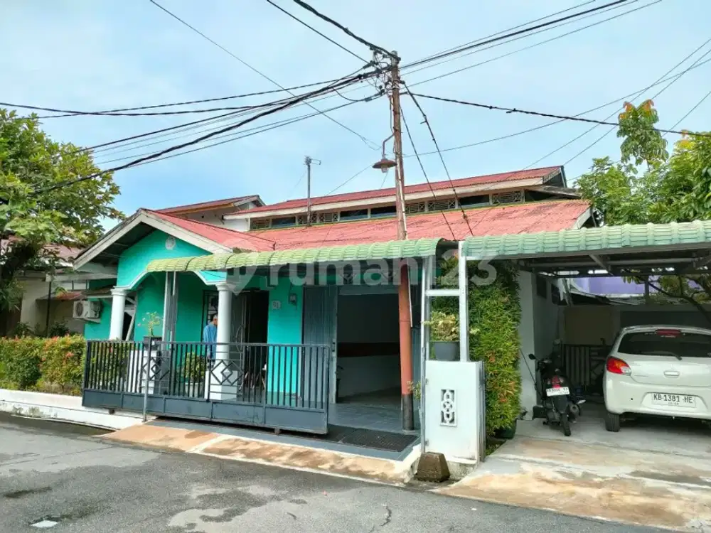 Rumah 2 Lantai Kota Pontianak di Pal 5