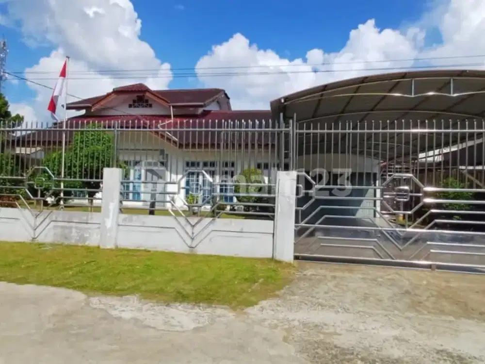 Rumah Mewah 1½ Lantai Siap Huni Kota Pontianak Di Jl. Soeprapto 2