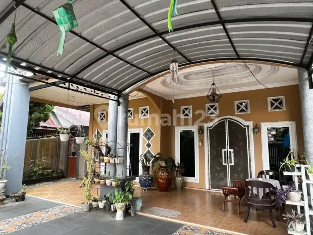 Rumah Nyaman Asri Strategis 2 Lantai Di Kota Singkawang